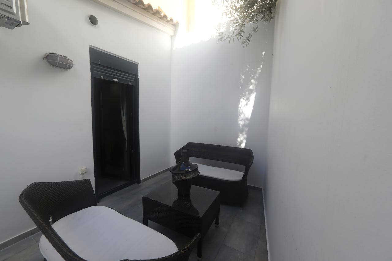 Gazi Boutique Apartment 2 Атина Екстериор снимка