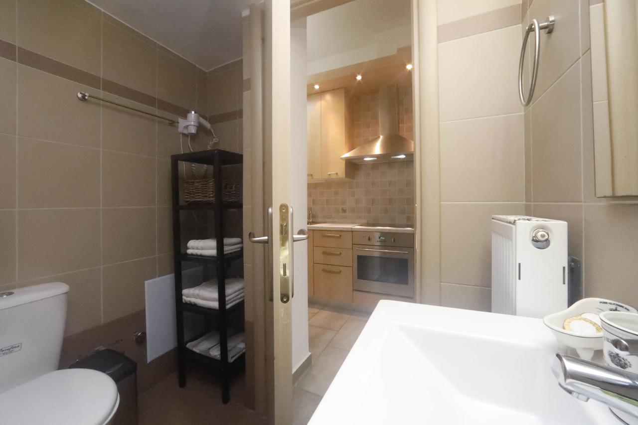 Gazi Boutique Apartment 2 Атина Екстериор снимка